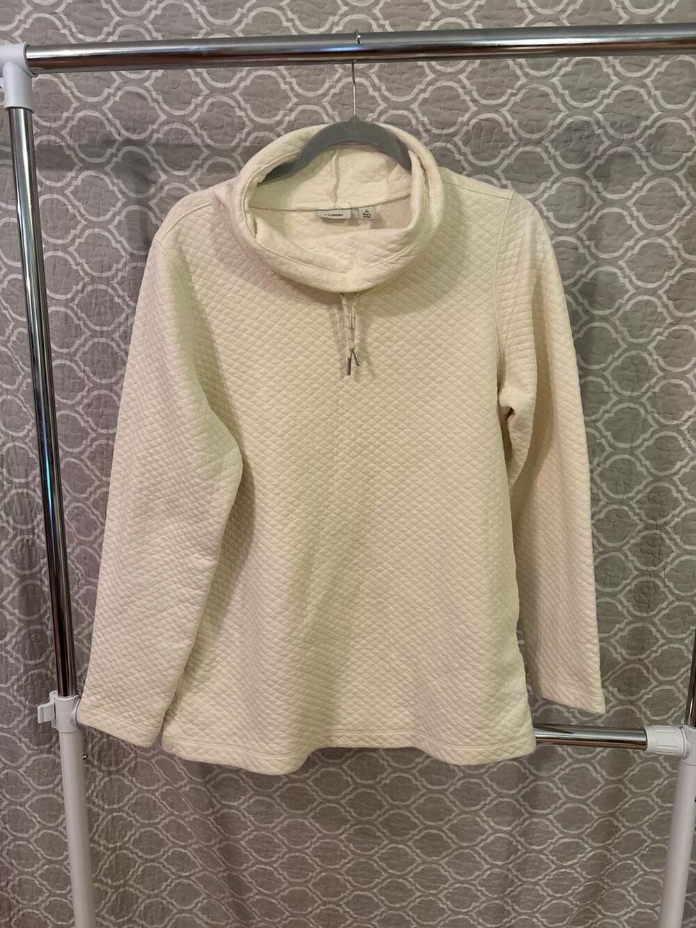 L.L.Bean Women's SoftLight Quilted Funnelneck Pullover Sweatshirt Cream Size L R